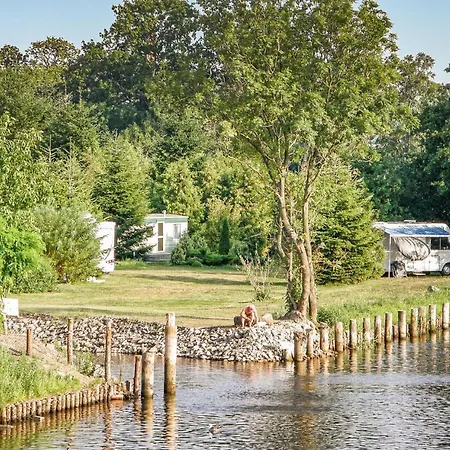 Gorgeous Stacaravan In キャンプ場