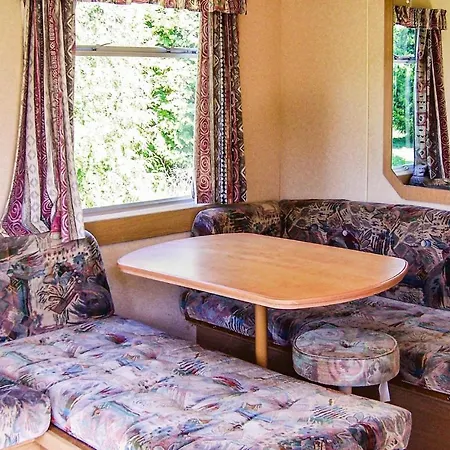 キャンプ場 Gorgeous Stacaravan In